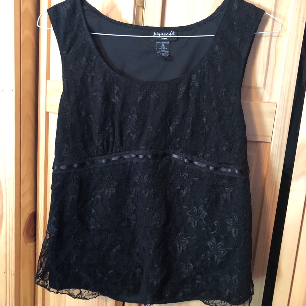 Lace black top